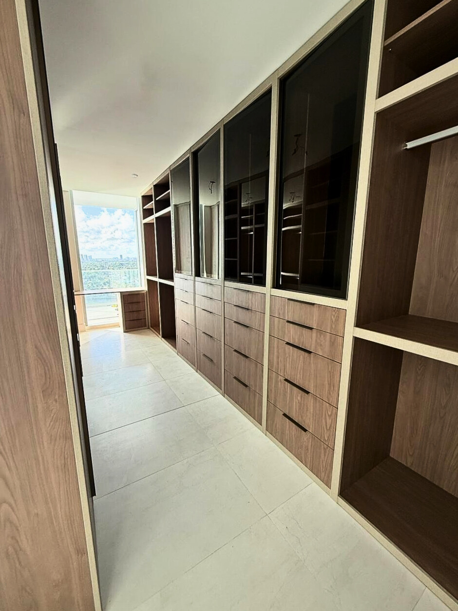 Walk-in Closets